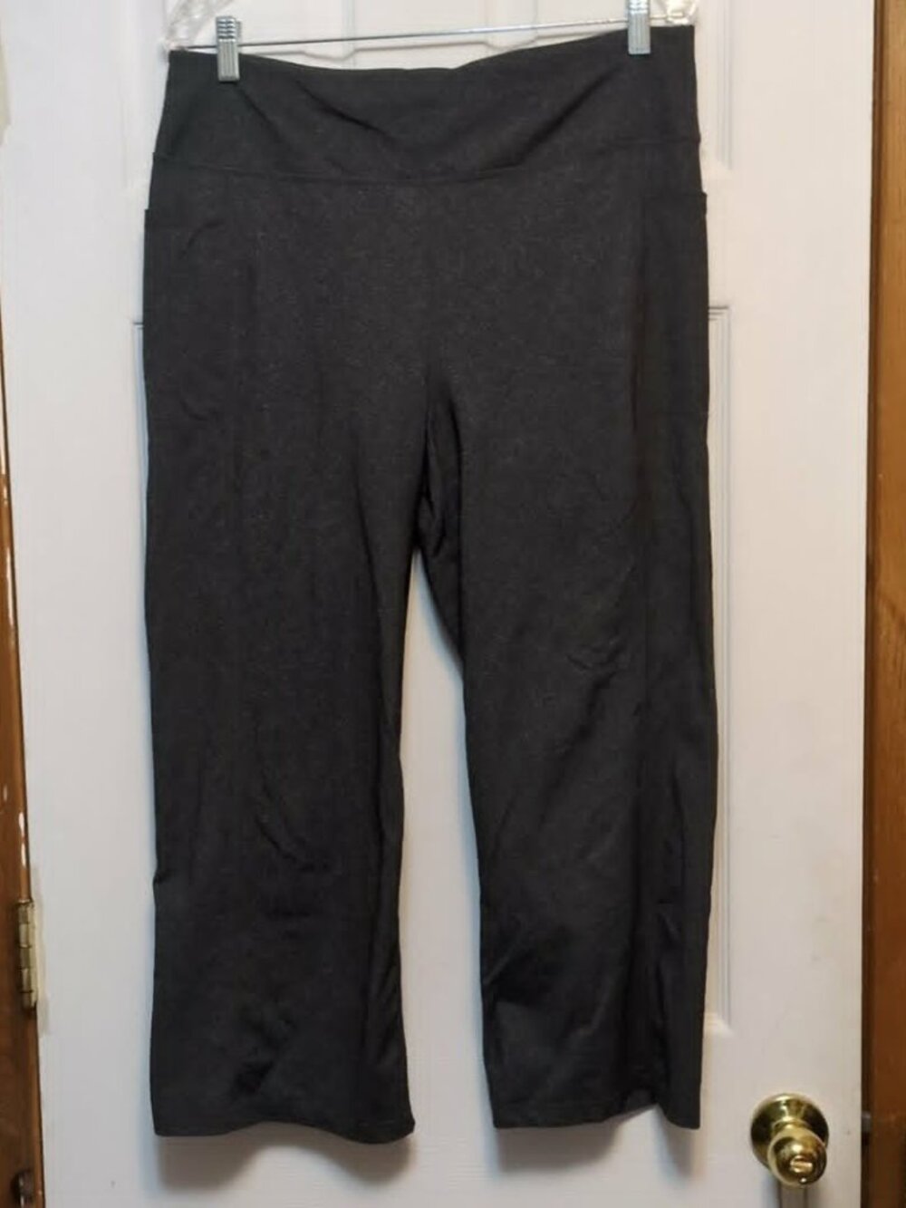 Sketchers Go Walk LA Gray Cropped Capri Leggings Sz XL Media Pockets Athleisure